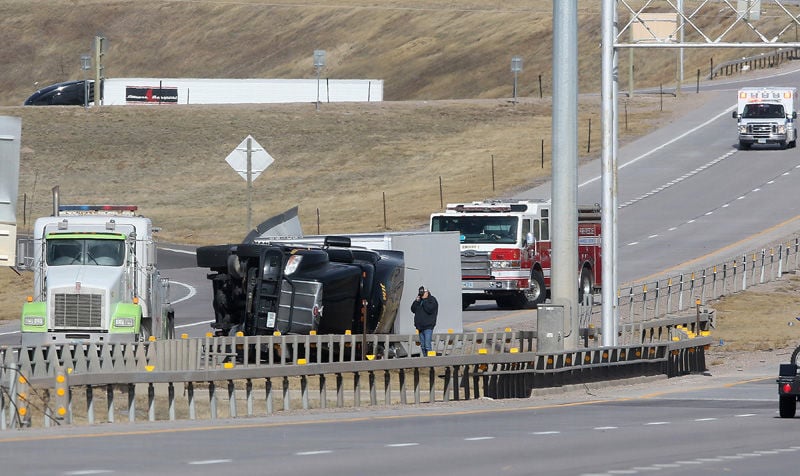 Brace Yourself, Wyoming! Dangerous 60 MPH Wind Gusts to Hammer I-25 – Here’s How to Prepare