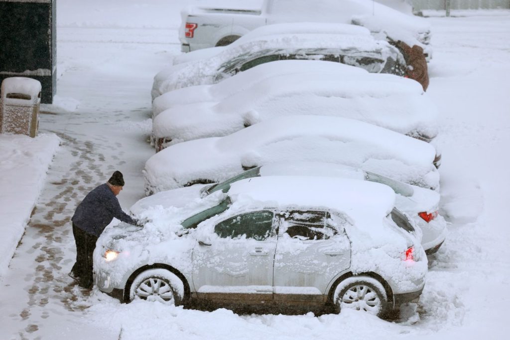 Snowstorm Incoming: Smoky Mountains and Western NC Brace for Winter Weather Tonight