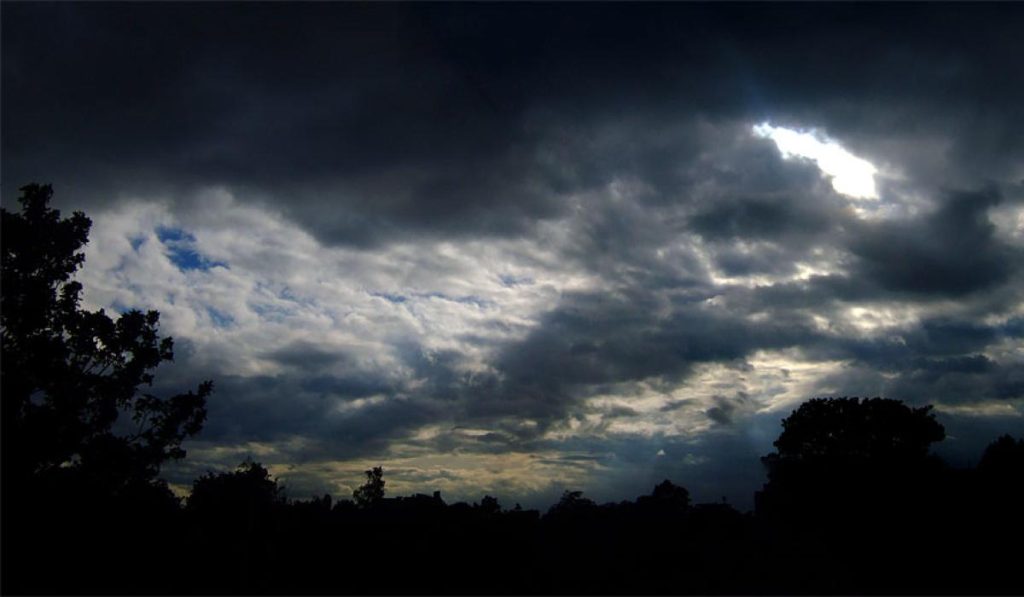 Indiana’s Weekend Weather Rollercoaster: Warm Friday Bliss, Freezing Saturday, and Rain on the Horizon!