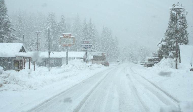 Blinding Snowstorm Turns Michigan’s US-2 Into a Travel Nightmare