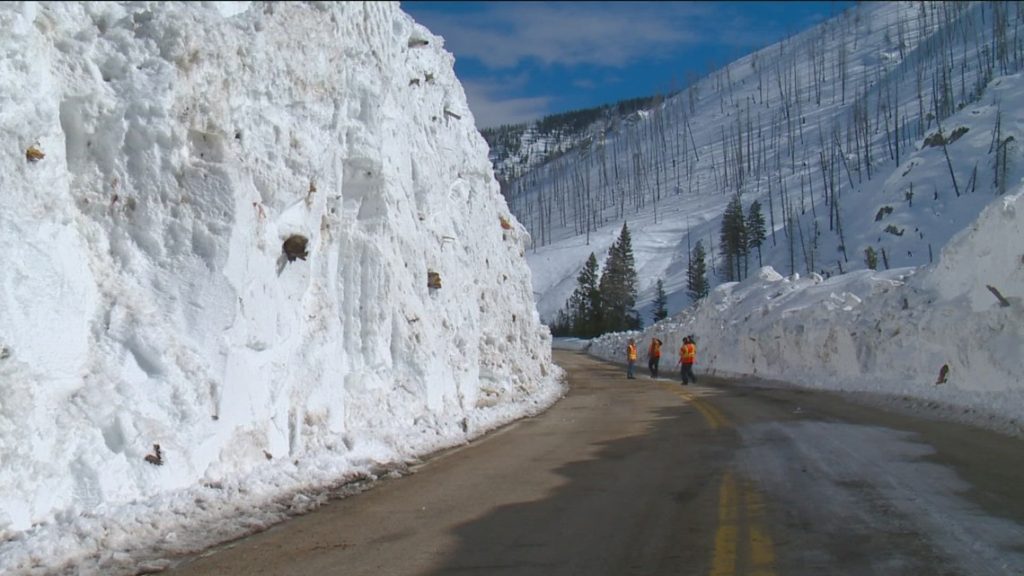 Don’t Travel Before Reading This: Idaho Faces Heavy Snow, Dangerous Roads, and Avalanche Warnings!