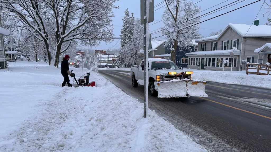 Brace for Impact! Snowstorm Set to Disrupt Travel in Michigan This Weekend