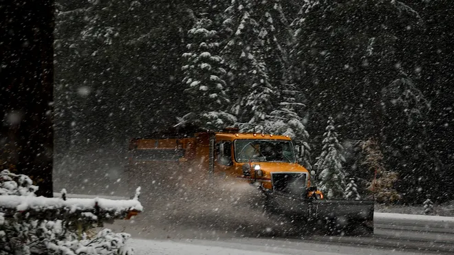 Oregon Ice Storm Warning: Dangerous Roads and Power Outages Likely!