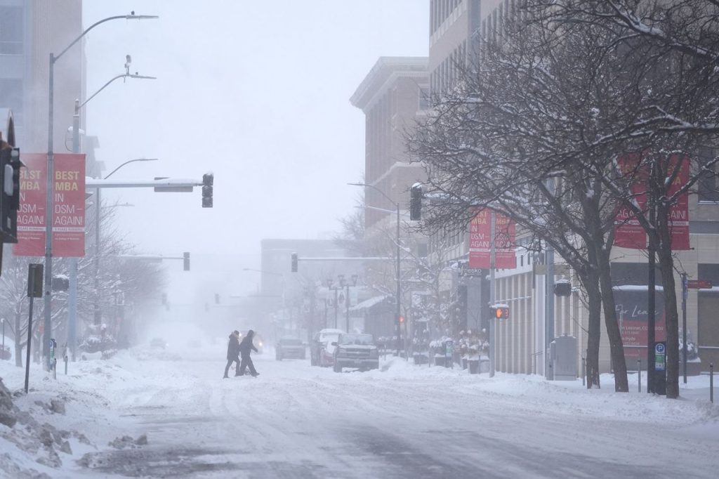 U.S. Hit by Powerful Winter Storm—Midwest and Northeast in Survival Mode