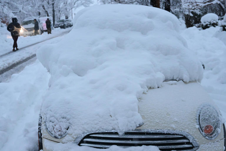 Massive Snowstorm Threatens 8 States: Up to 24 Inches of Snow Expected