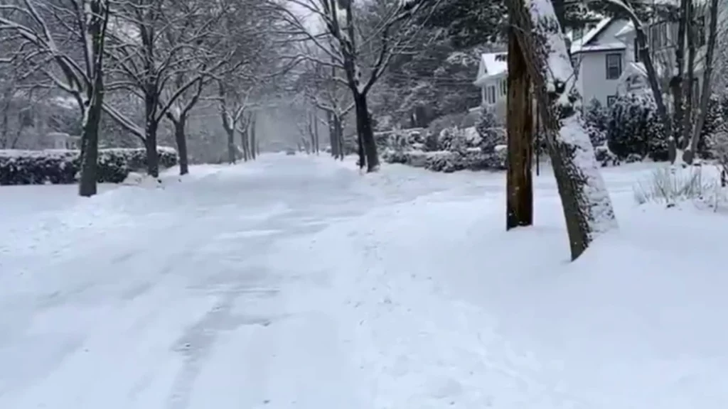 Major Winter Storm Warning in Kansas: Up to 8 Inches of Snow Expected by Wednesday