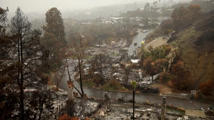 Urgent Warning: Heavy Rain Sparks Flash Floods in Palisades and Franklin Fire Zones!