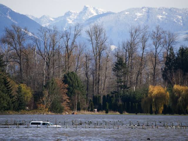 It’s Getting Worse: Floods, Mudslides, and Rising Rivers Threaten Five States!