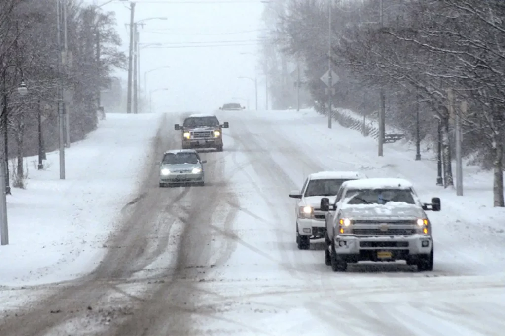 Prepare Now: Oregon Faces Weekend of Heavy Snow, Icy Roads, and Bitter Cold!