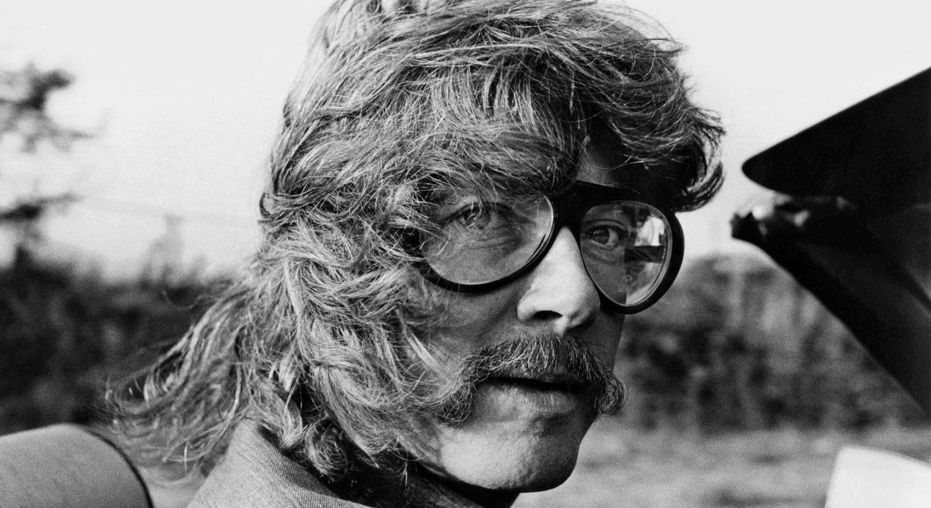 Legendary Author Tom Robbins Dead at 92: Literary World in Mourning