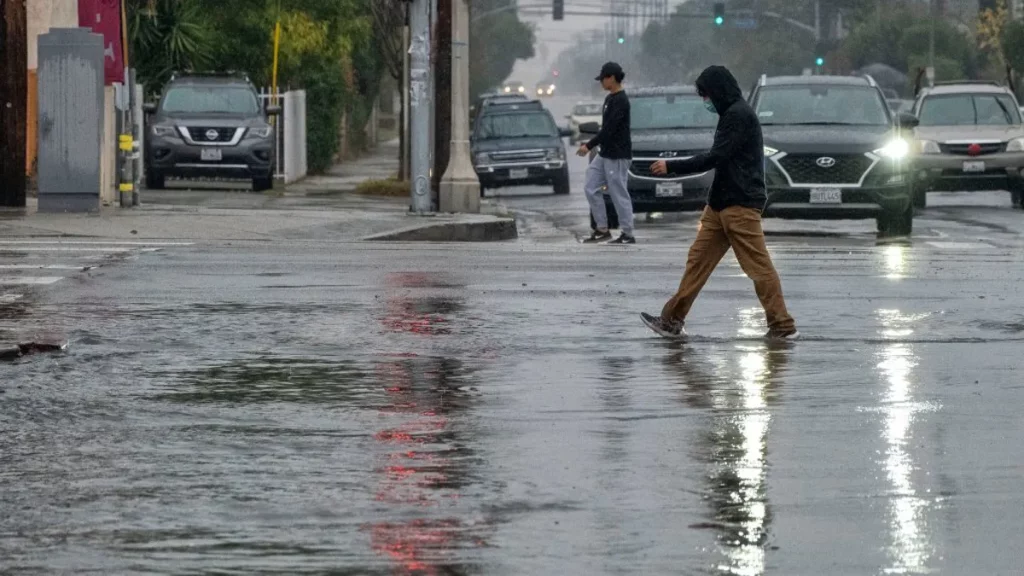 Flood Alert: Intense Rainfall Threatens to Swamp LA Roads! Stay Safe with These Tips