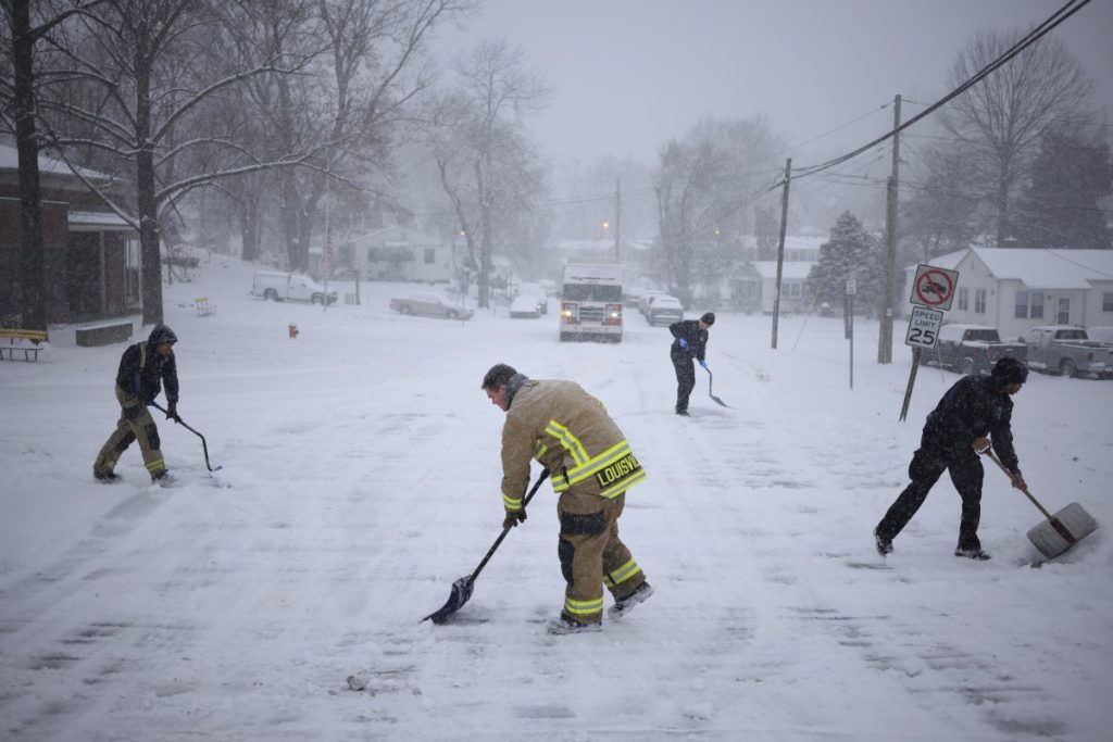 Massive Snowfall Alert: Iowa and Illinois Face Travel Chaos as Heavy Snow Hits Wednesday