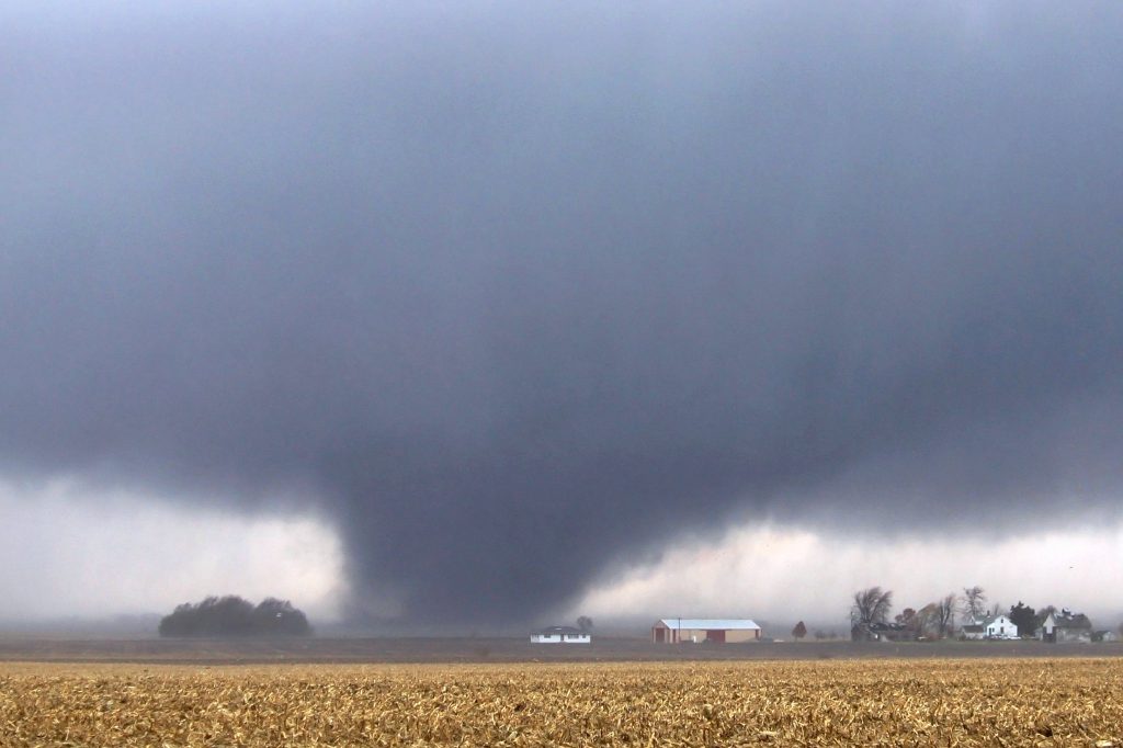 Millions at Risk: Illinois to Be Slammed by Violent Storms, Widespread Power Outages Expected!