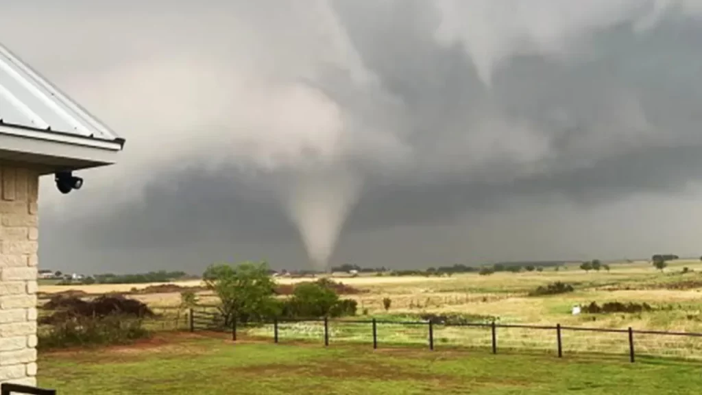 Fort Worth Faces Dangerous Storms: Tornadoes, Hail, and Dust Storms, What You Must Know!