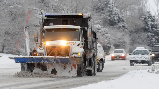 Colorado Under Siege: Snow, 70 MPH Winds, and Whiteout Conditions Shut Down the State!