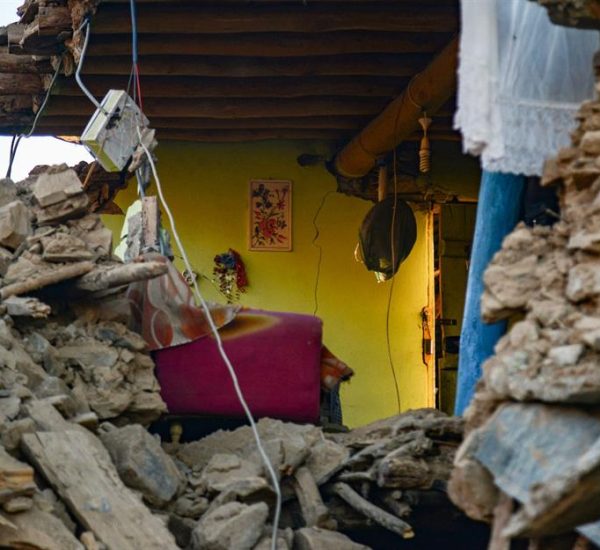 Terrifying Tremor Rocks Aegean: 5.8 Earthquake Wakes Thousands, Panic in Tourist Spots, Child Dies
