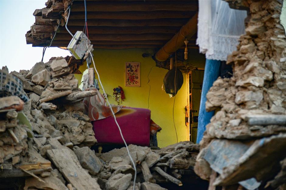 Terrifying Tremor Rocks Aegean: 5.8 Earthquake Wakes Thousands, Panic in Tourist Spots, Child Dies